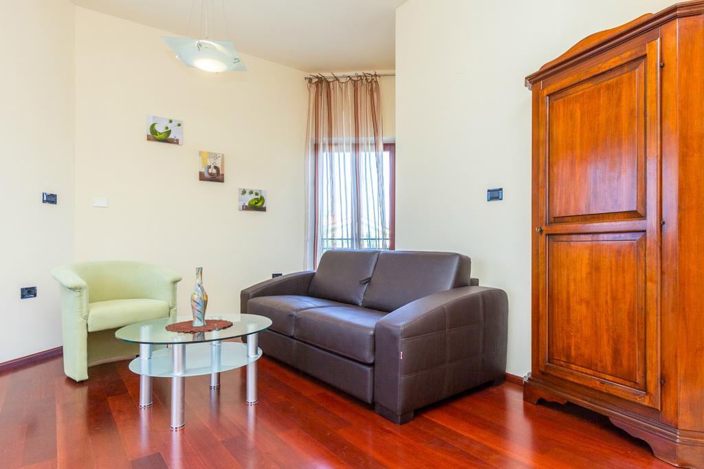 Apartments Villa Yoyo Štinjan Eksteriør billede