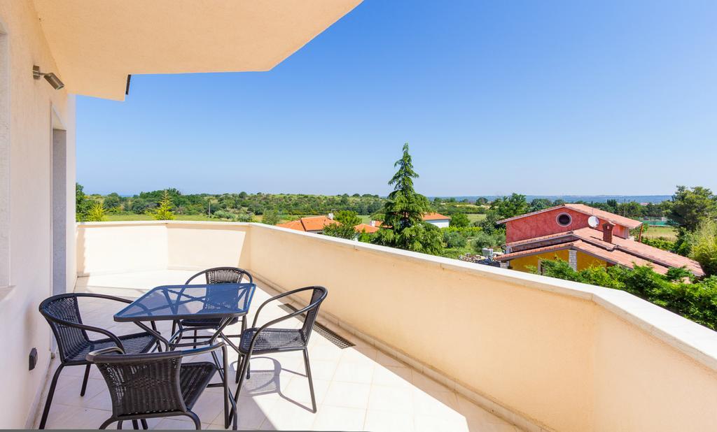 Apartments Villa Yoyo Štinjan Eksteriør billede