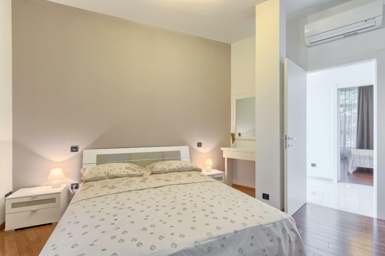 Apartments Villa Yoyo Štinjan Eksteriør billede