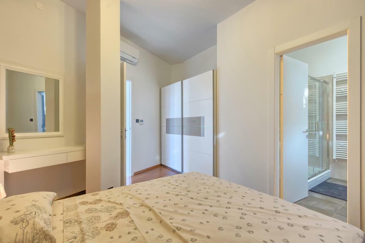 Apartments Villa Yoyo Štinjan Eksteriør billede
