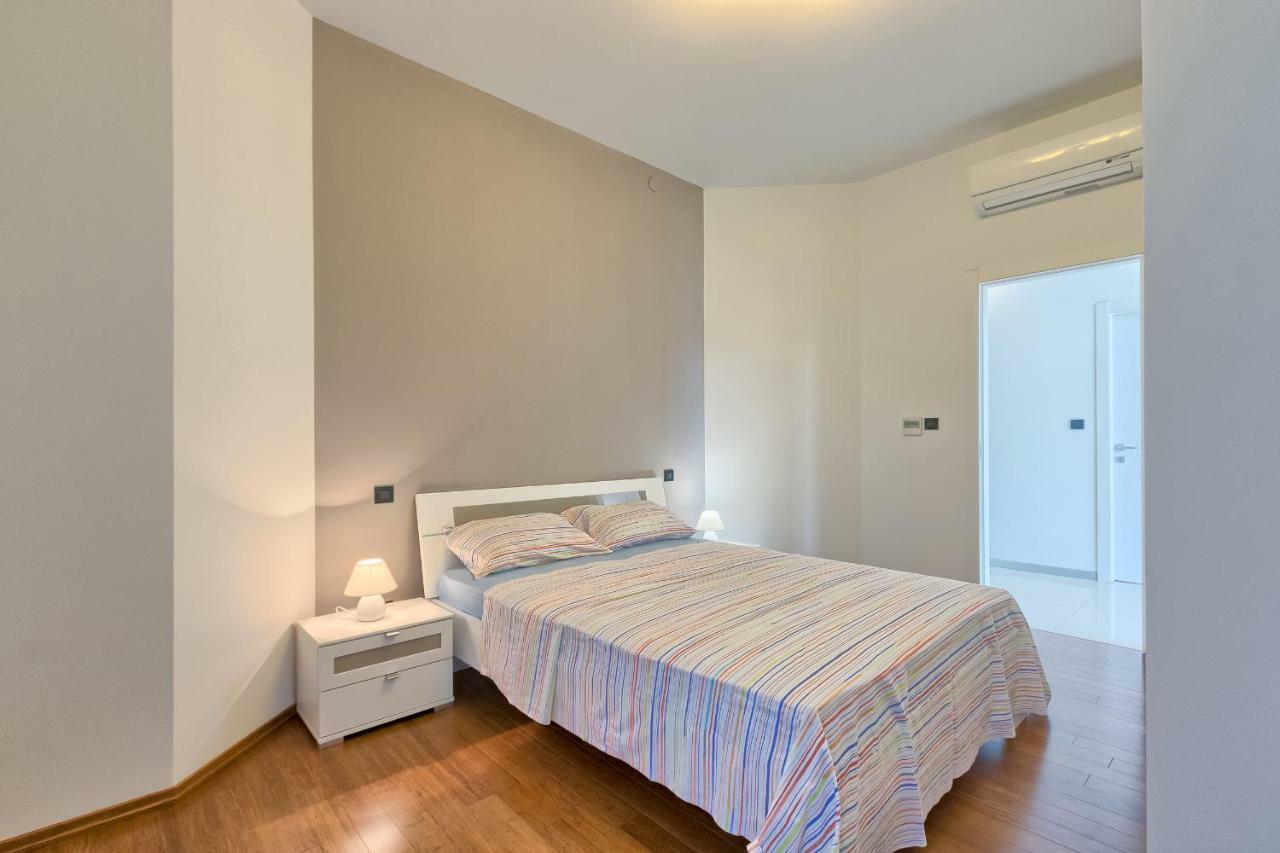 Apartments Villa Yoyo Štinjan Eksteriør billede