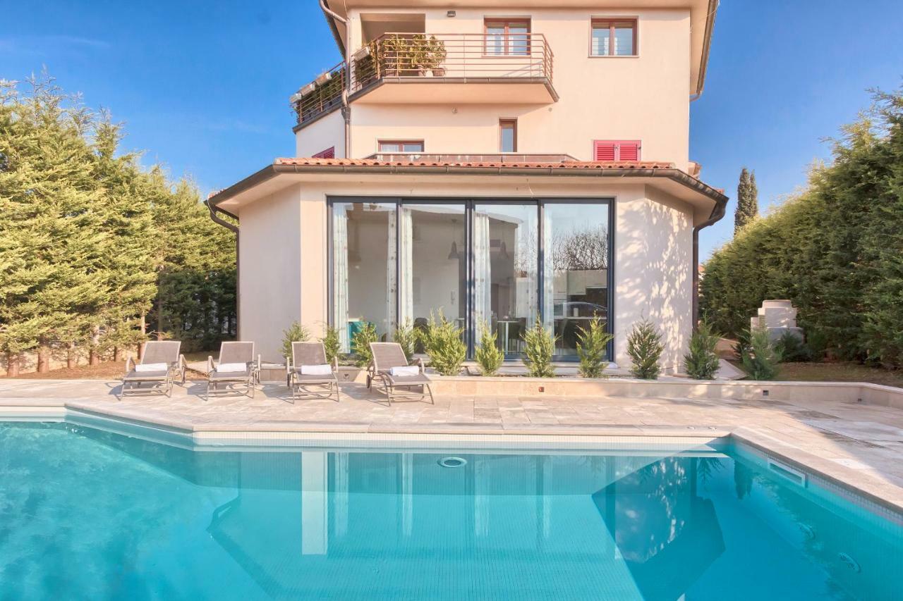 Apartments Villa Yoyo Štinjan Eksteriør billede