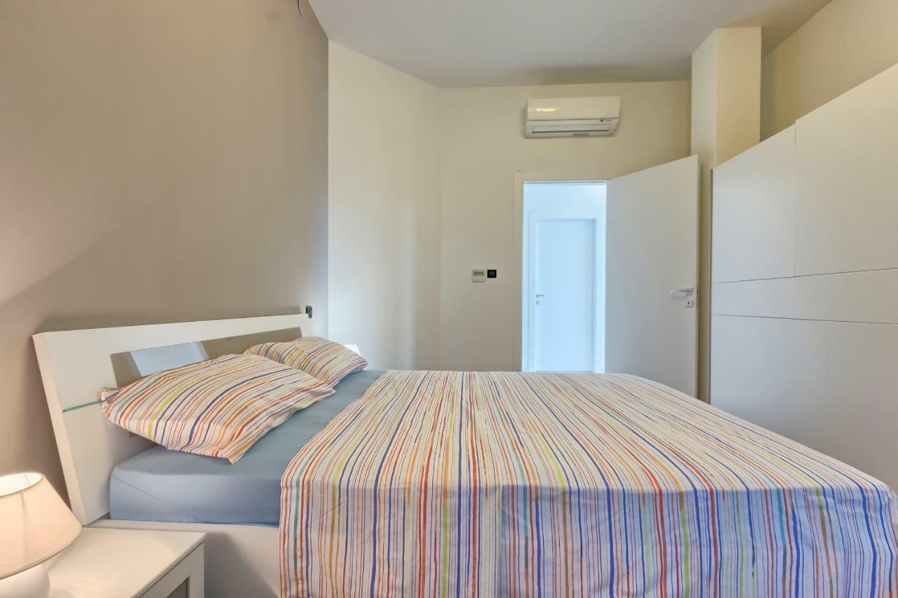 Apartments Villa Yoyo Štinjan Eksteriør billede