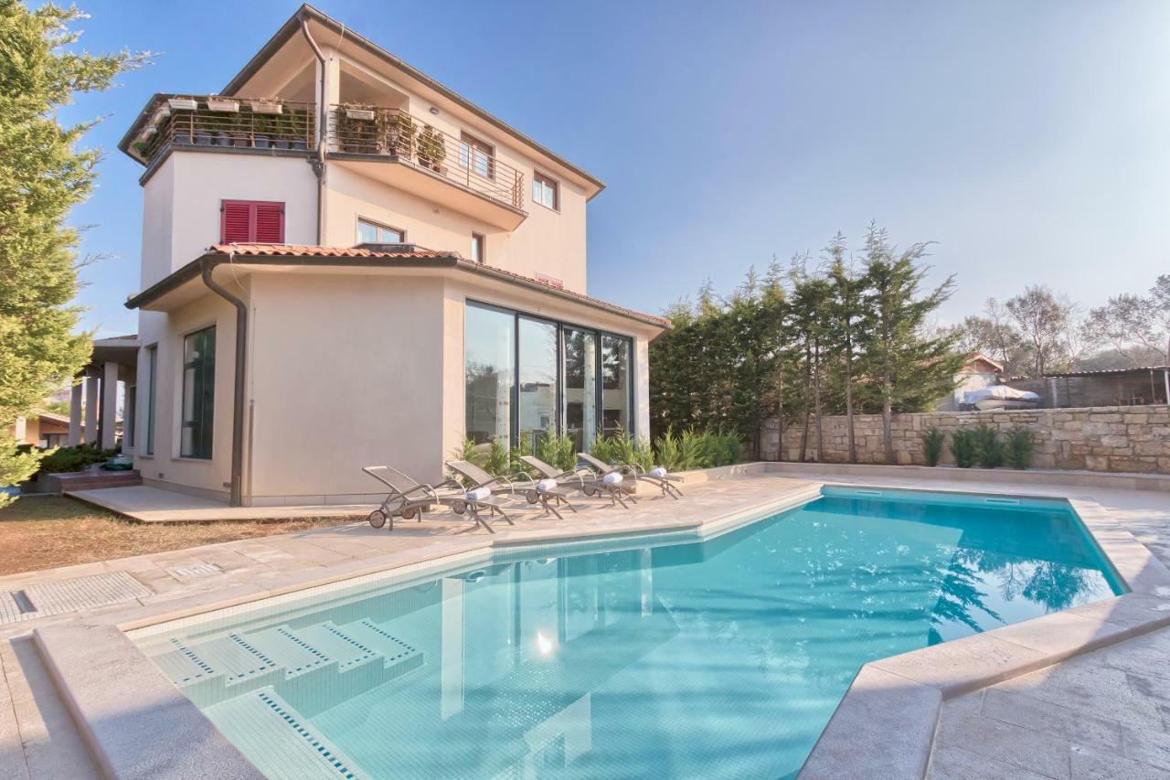 Apartments Villa Yoyo Štinjan Eksteriør billede