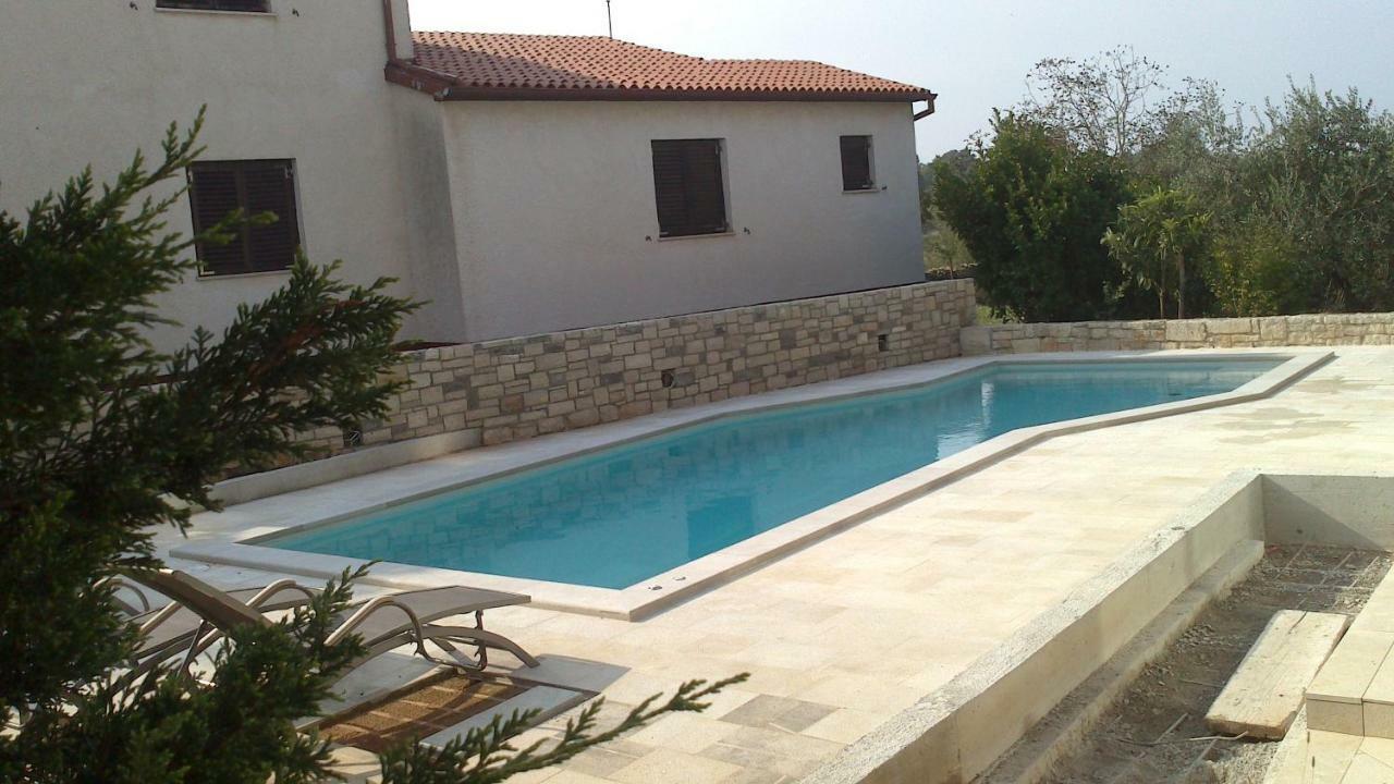Apartments Villa Yoyo Štinjan Eksteriør billede