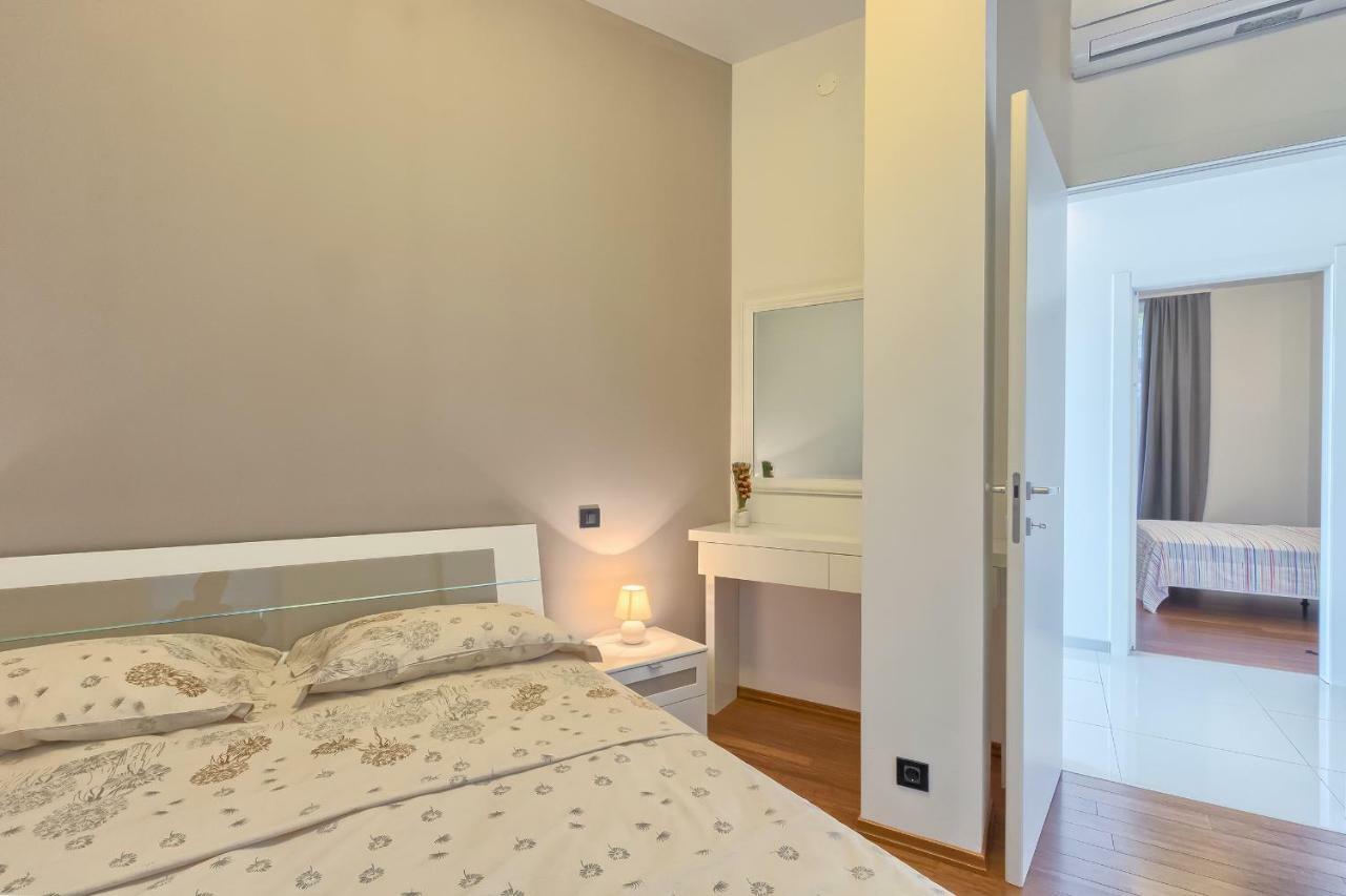 Apartments Villa Yoyo Štinjan Eksteriør billede