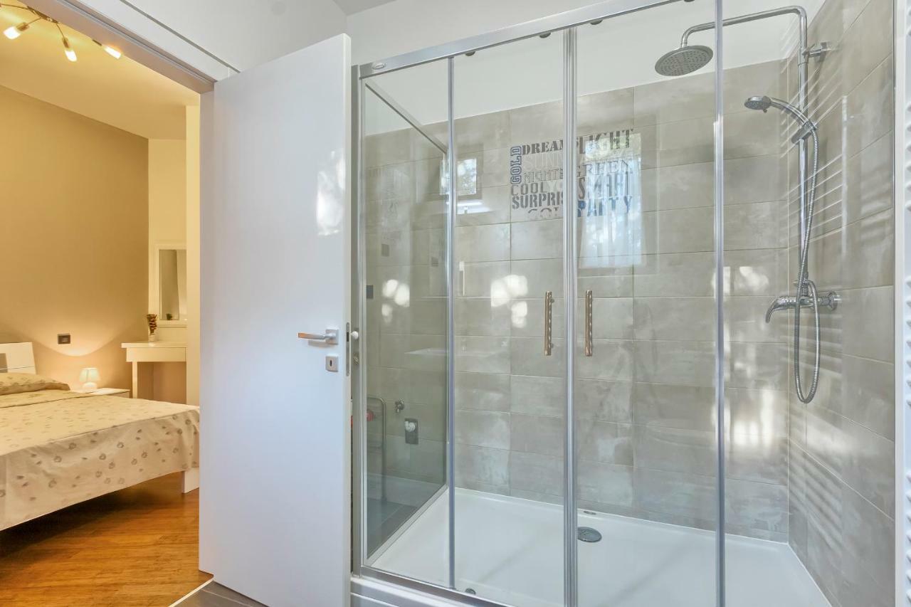 Apartments Villa Yoyo Štinjan Eksteriør billede